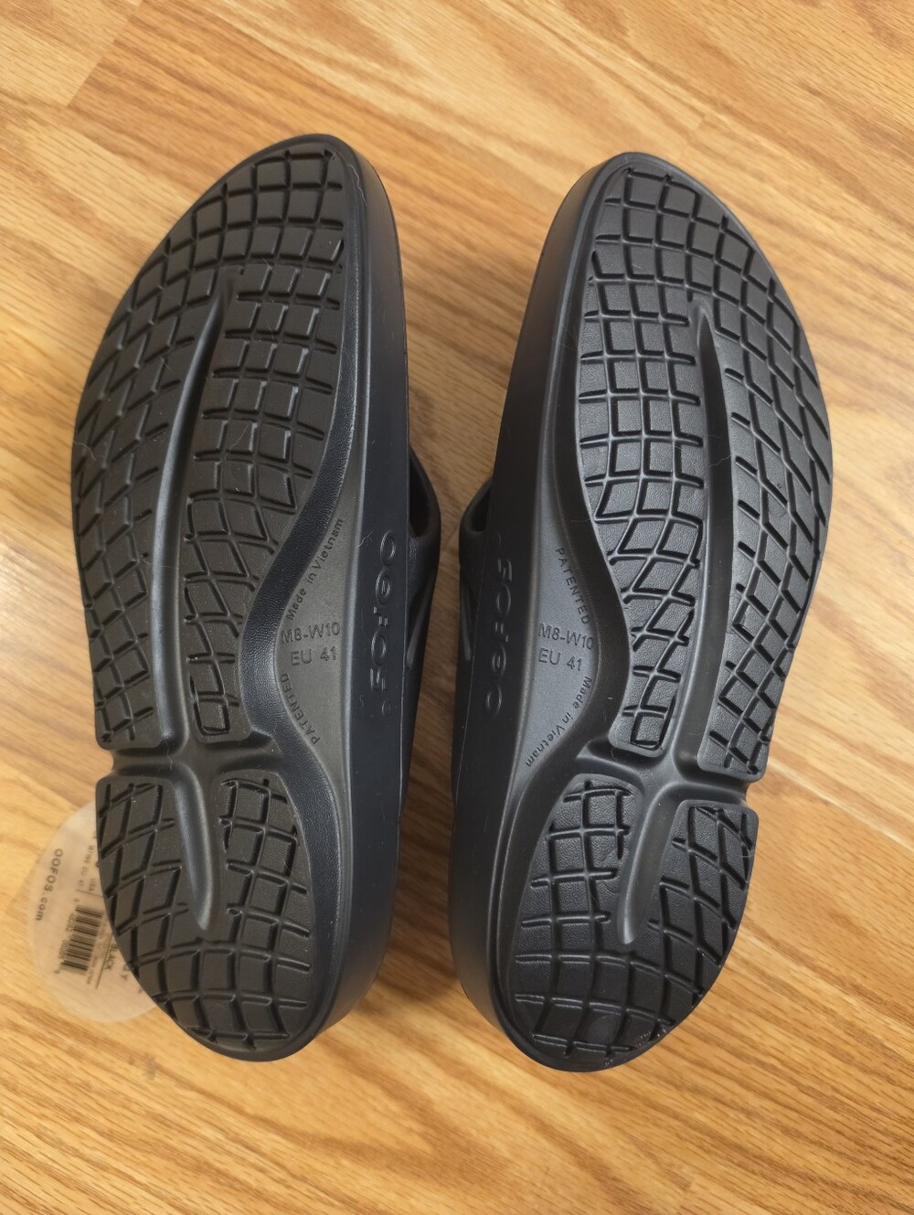 Oofos OOFoam Women’s Black Recovery Flip Flop - Picture 3 of 3
